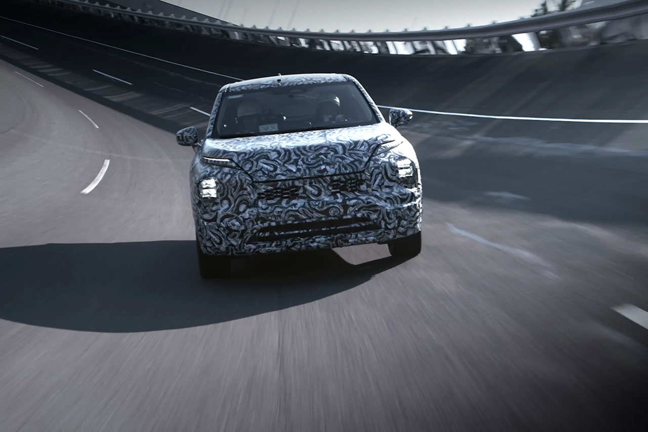 開発テストが行われる新型『ミツビシ・アウトランダー』