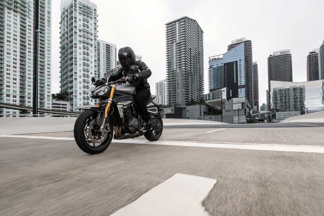 トライアンフSPEED TRIPLE 1200 RS