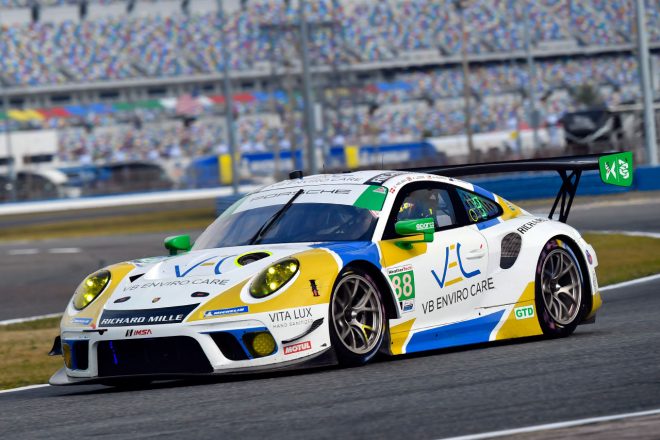 #88　チーム・ハードポイントEBM／ポルシェ911 GT3 Rロブ・フェリオール／アール・バンバー／キャサリン・レッグ／クリスティナ・ニールセン