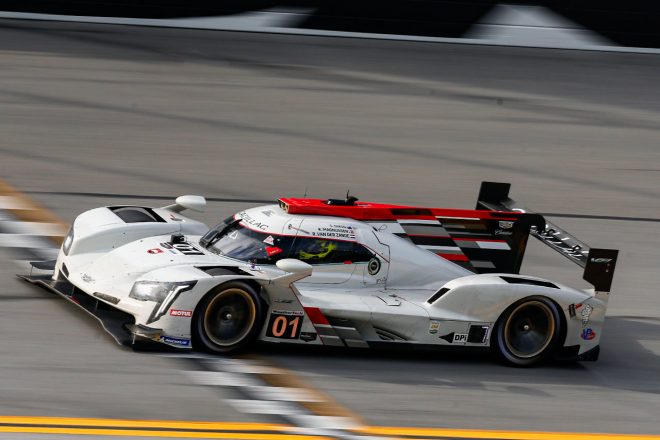 #01　キャデラック・チップ・ガナッシ・レーシング／キャデラックDPi-V.Rランガー・バン・デル・ザンデ／ケビン・マグヌッセン／スコット・ディクソン