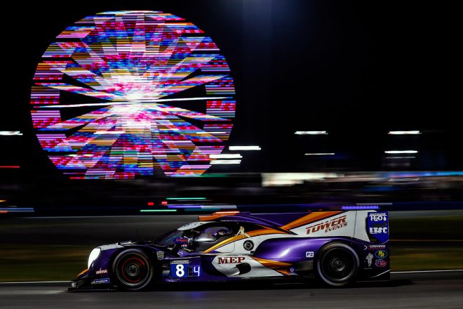 LMP2クラスのトップに立つ8号車オレカ07