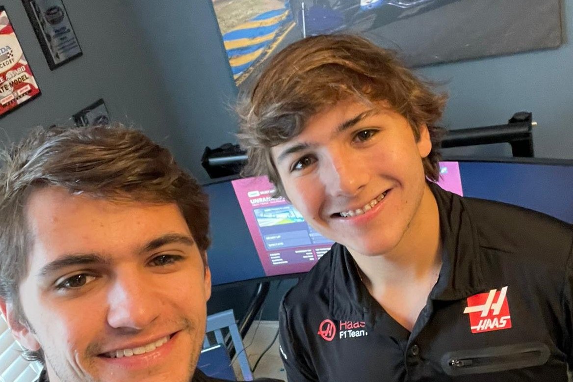 F1バーチャルGP第1戦オーストリアにハースから参戦したピエトロ・フィッティパルディ（左）とエンツォ・フィッティパルディ