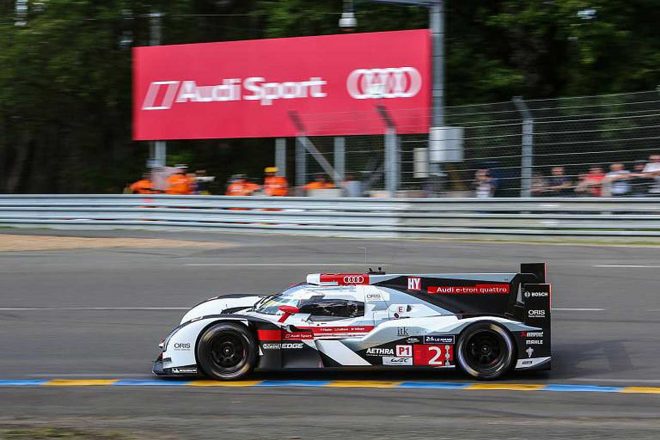 2号車アウディR18 e-トロン・クワトロ(マルセル・ファスラー/アンドレ・ロッテラー/ブノワ・トレルイエ)