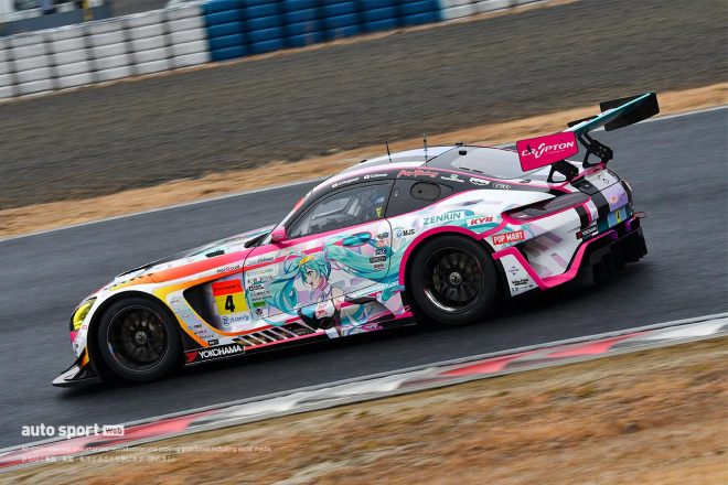 岡山国際サーキットのGT3特別スポーツ走行を走るグッドスマイル 初音ミク AMG