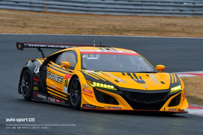 岡山国際サーキットのGT3特別スポーツ走行を走るTEAM UPGARAGEのホンダNSX GT3