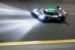 デイトナのバンクを走行する55号車マツダRT24-P