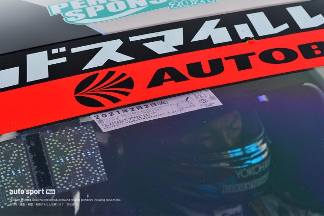 グッドスマイル 初音ミク AMGのフロントウインドウに貼られたGT3特別スポーツ走行の走行券