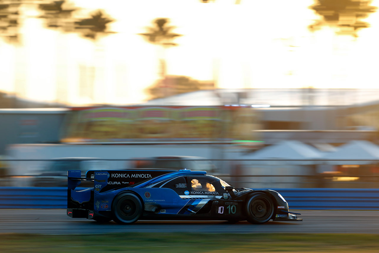 夜明けから10号車は、カストロネベス→ロッシ→アルバカーキ→テイラー→アルバカーキとつないでフィニッシュを目指した