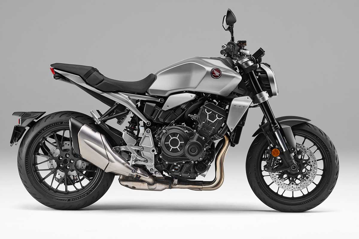 ホンダCB1000R（マットベータシルバーメタリック）