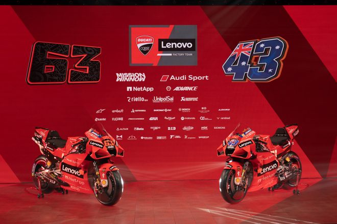 2021年MotoGP：ドゥカティ・レノボ・チームの体制発表でお披露目されたドゥカティ・デスモセディチGP