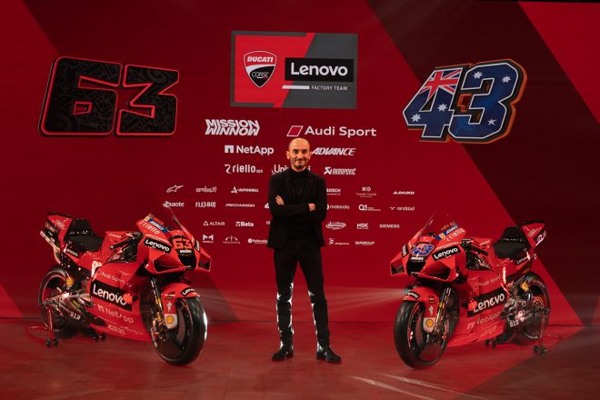 2021年MotoGP：ドゥカティ・レノボ・チームの体制発表に登場したクラウディオ・ドメニカリCEO