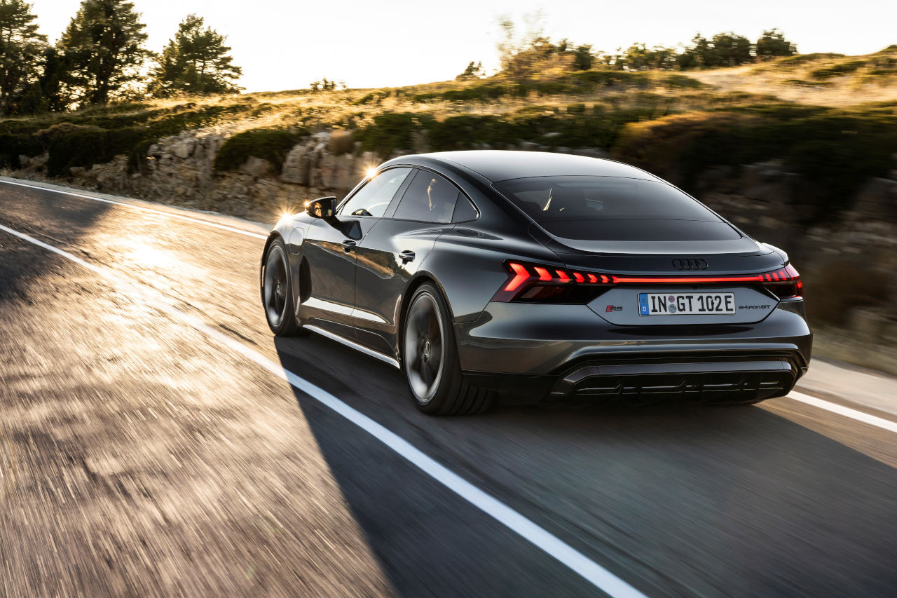 アウディRS e-tron GTの最高出力は440kW（598ps）、最大トルクは830Nmをマークする。