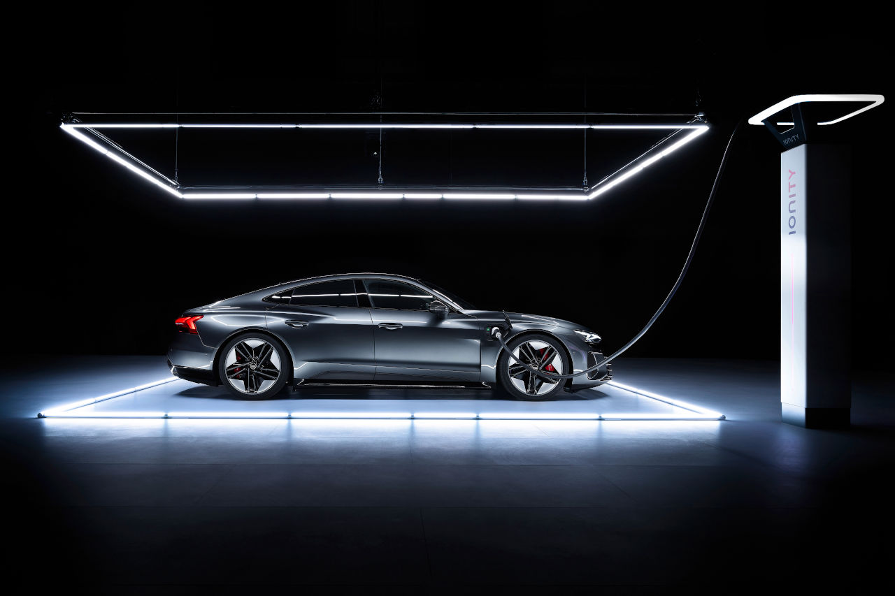 アウディRS e-tron GT（エクステリア：サイド）