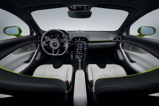 マクラーレン・アルトゥーラのインテリア