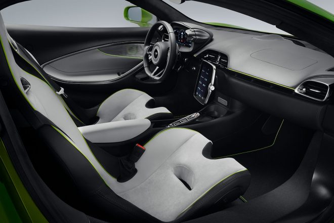 マクラーレン・アルトゥーラのインテリア