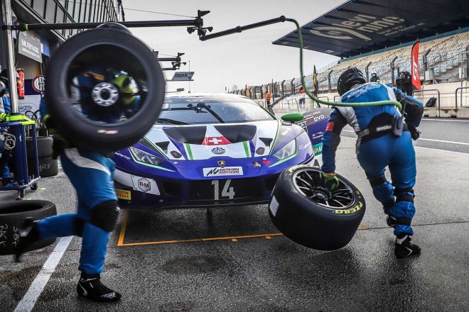 2020年（第2戦から）は、最低時間の定められた給油作業とは別にタイヤ交換をしていたため、交換に要する時間がピットにおけるロスタイムを決定付けていた。