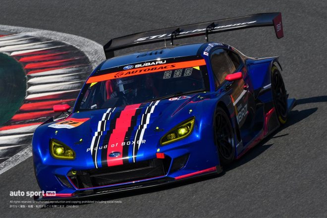 富士スピードウェイを走る新型スバルBRZ GT300