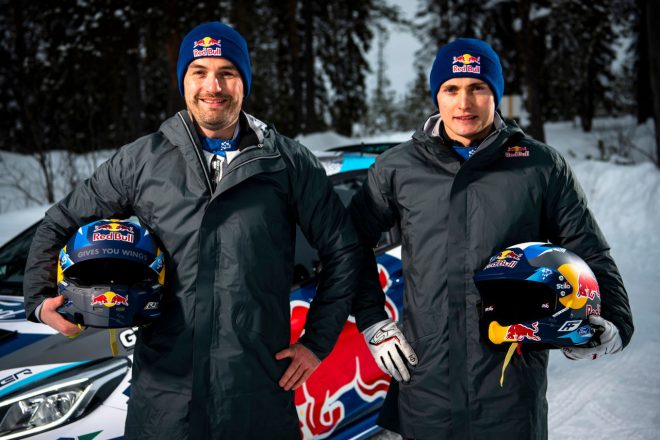 ルノー・ジャムール（左、コドライバー）とエイドリアン・フルモー（右）