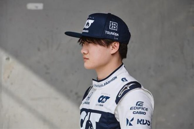 DAZNロゴが入れられたキャップを着用する角田裕毅（アルファタウリ・ホンダ）