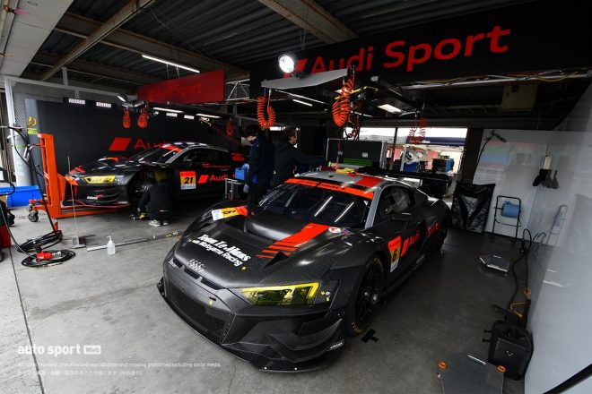 Team LeMans Audi R8 LMSとHitotsuyama Audi R8 LMS