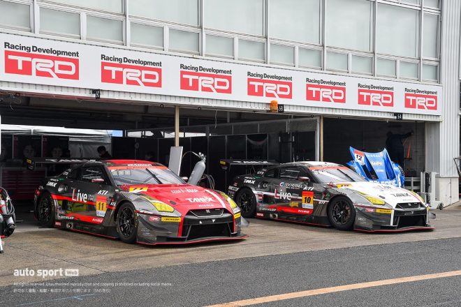 GAINER TANAX GT-RとGAINER TANAX with IMPUL GT-R