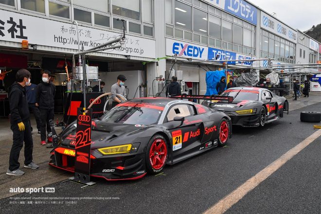Hitotsuyama Audi R8 LMSとTeam LeMans Audi R8 LMS