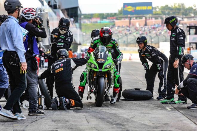 2018-2019 FIM世界耐久選手権（EWC）最終戦“コカ・コーラ”鈴鹿8時間耐久ロードレース第42回大会に参戦したSRCカワサキ・フランス