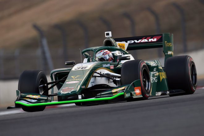 規則の違いが大きいため、レーシングカーとしてのポテンシャルはSF19がGR010を上回る(写真は2020年)