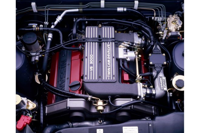 初代シーマに搭載された3.0リットルV6ターボエンジン(VG30DET)。最高出力187kW=255PS