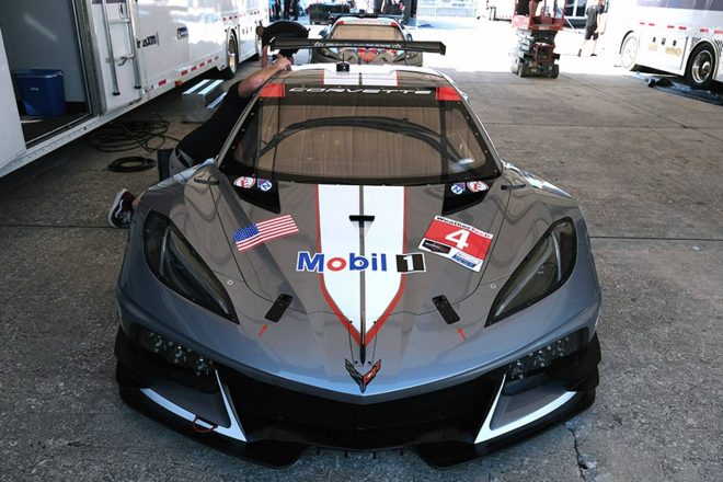 コルベット・レーシングの4号車シボレー・コルベットC8.R