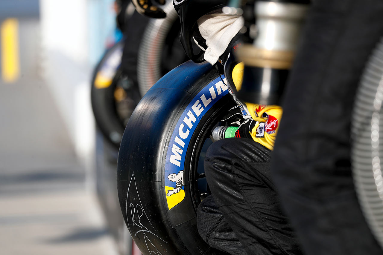 セブリングのバンピーな路面は、タイヤにも厳しいことで知られる