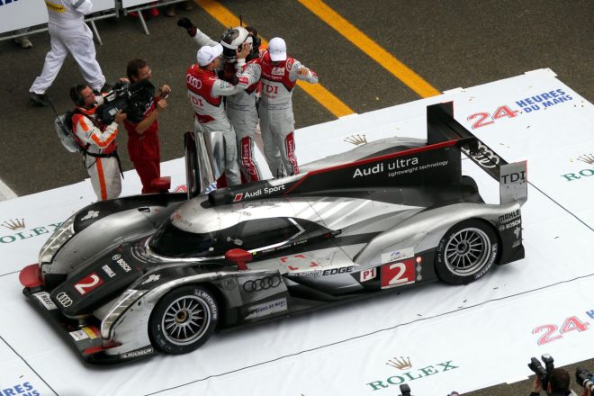 2011年、アウディR18 TDIでル・マン初優勝を果たしたマルセル・ファスラー／アンドレ・ロッテラー／ブノワ・トレルイエ組