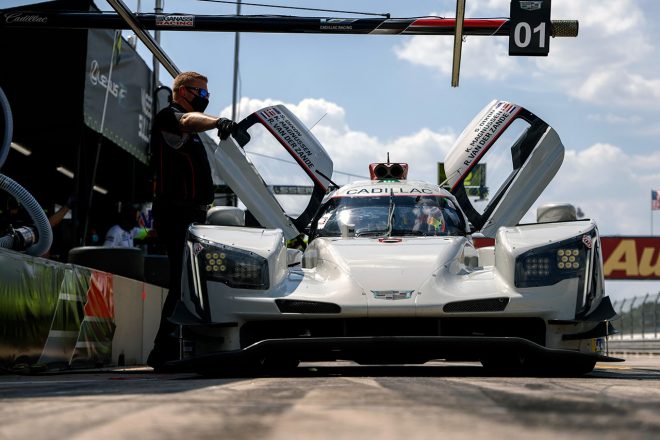 LMDh規則へは現在のところアウディ、ポルシェ、アキュラが参加を表明、マツダは参入しない。キャデラックはプログラムを評価・検討中であるとしている。