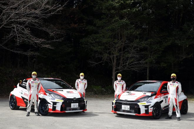 2021年シーズンのJN1クラスを戦う2台のGRヤリスGR4ラリー。左が勝田範彦／木村裕介組、右から眞貝知志／安藤裕一組