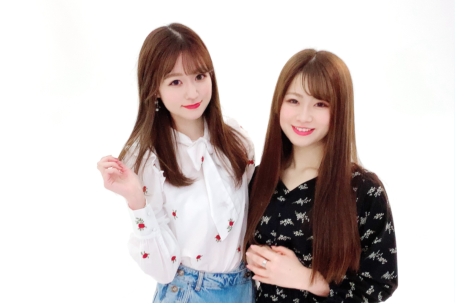 raffinee Ladyを務める桜田莉奈さん（左）と酒井結里弥さん（右）