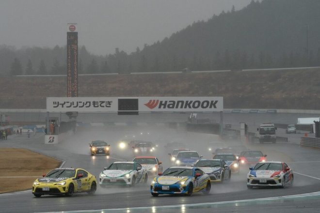 花里祐弥（埼玉トヨタ・エンドレス86：左端）