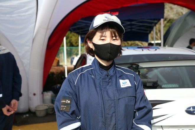 ディーラーメカニックの江戸綾さん