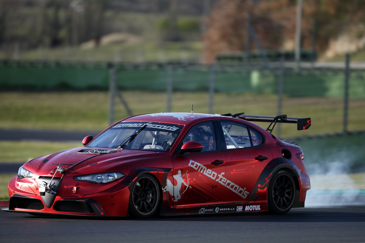 最初のレースドライバーとしてアナウンスされたステファノ・コレッティ。「ツーリングカーの経験がほとんどない僕を信頼してくれたチームに感謝したい」