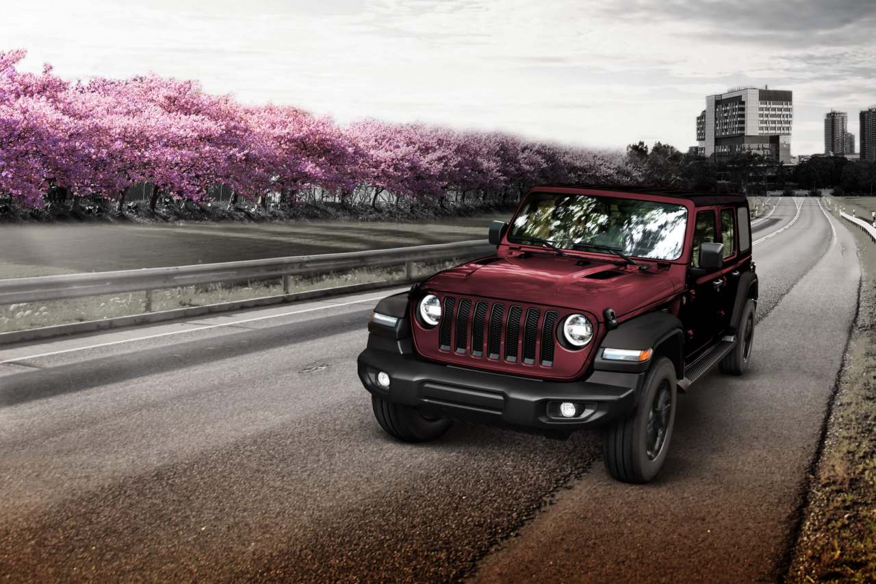 内外装をカスタマイズした上でベース車には設定のない特別色を含む3種類のボディカラーを設定した限定車『Wrangler Unlimited Sport Altitude（ラングラー・アンリミテッド・スポーツ・アルティテュード）』が登場