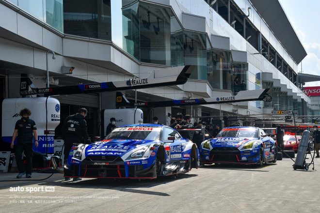 リアライズコーポレーション ADVAN GT-Rとリアライズ 日産自動車大学校 GT-R