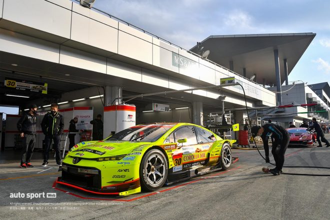 TOYOTA GR SPORT PRIUS PHV apr GT