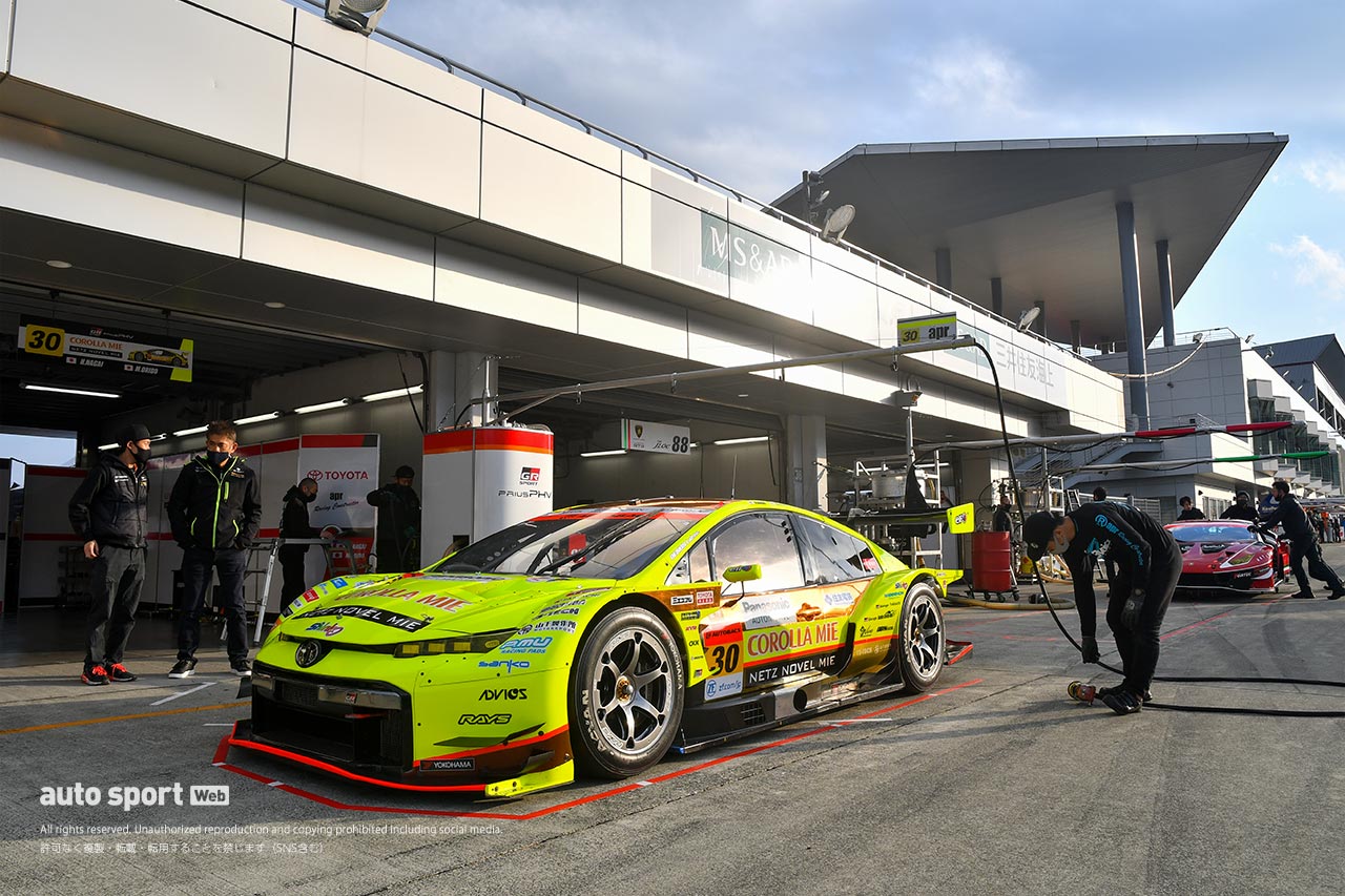 TOYOTA GR SPORT PRIUS PHV apr GT