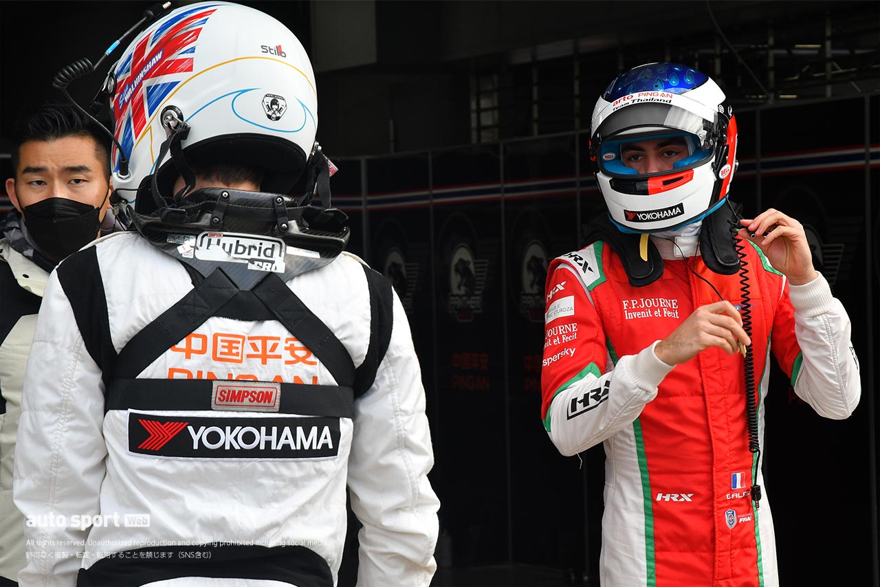 ジュリアーノ・アレジとショーン・ウォーキンショー