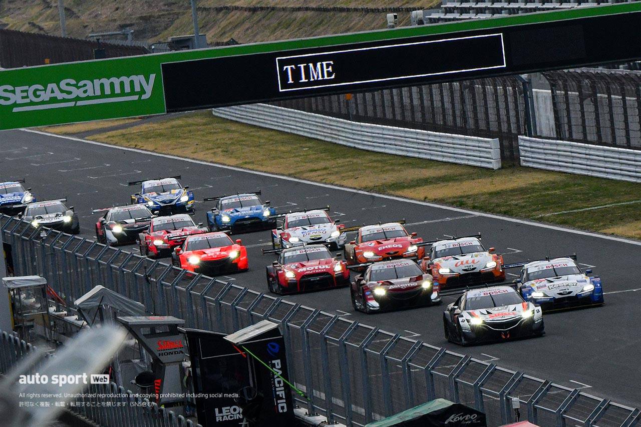 スーパーGT富士公式テストで行われたインディスタイルのスタート練習の様子