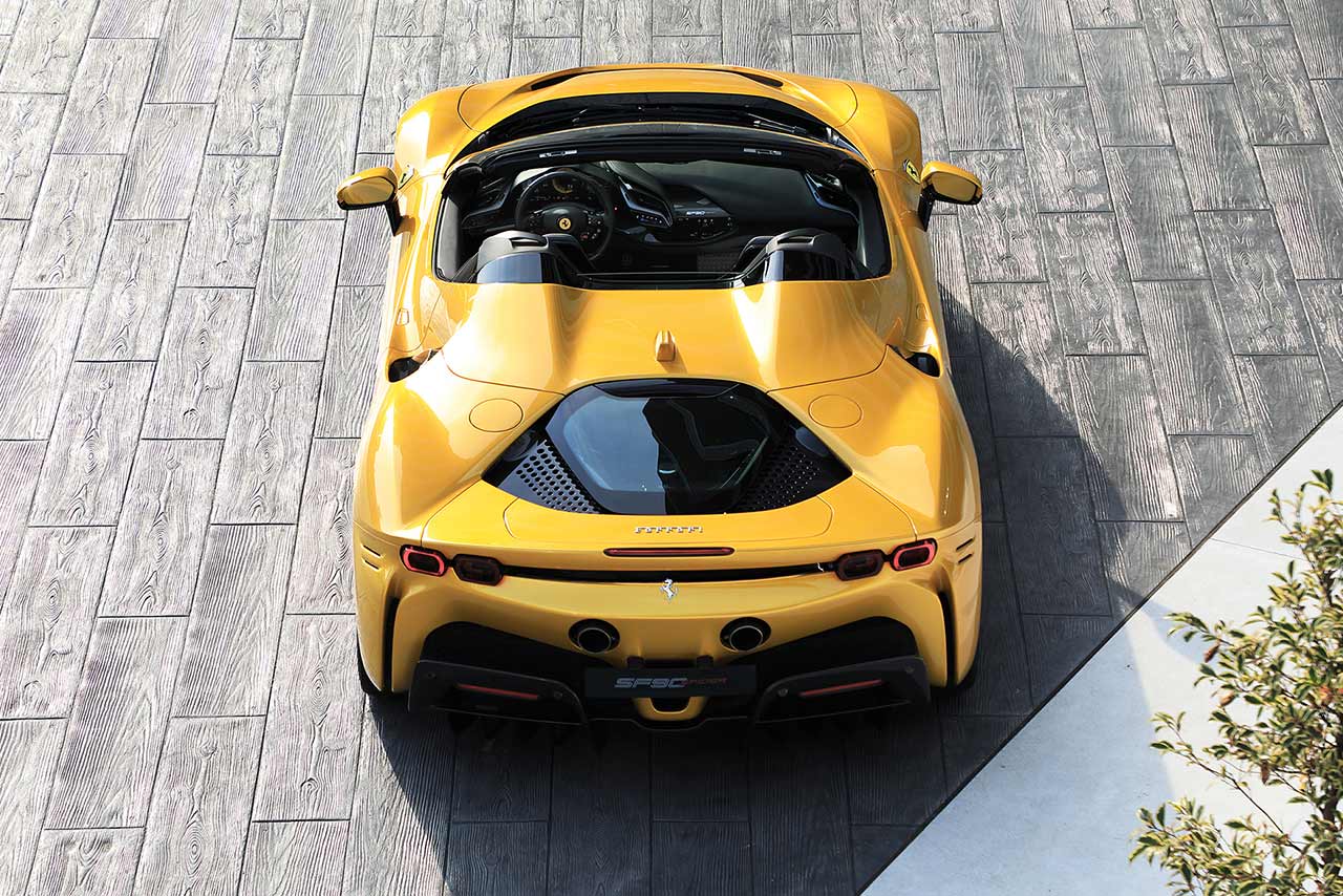 フェラーリSF90スパイダー