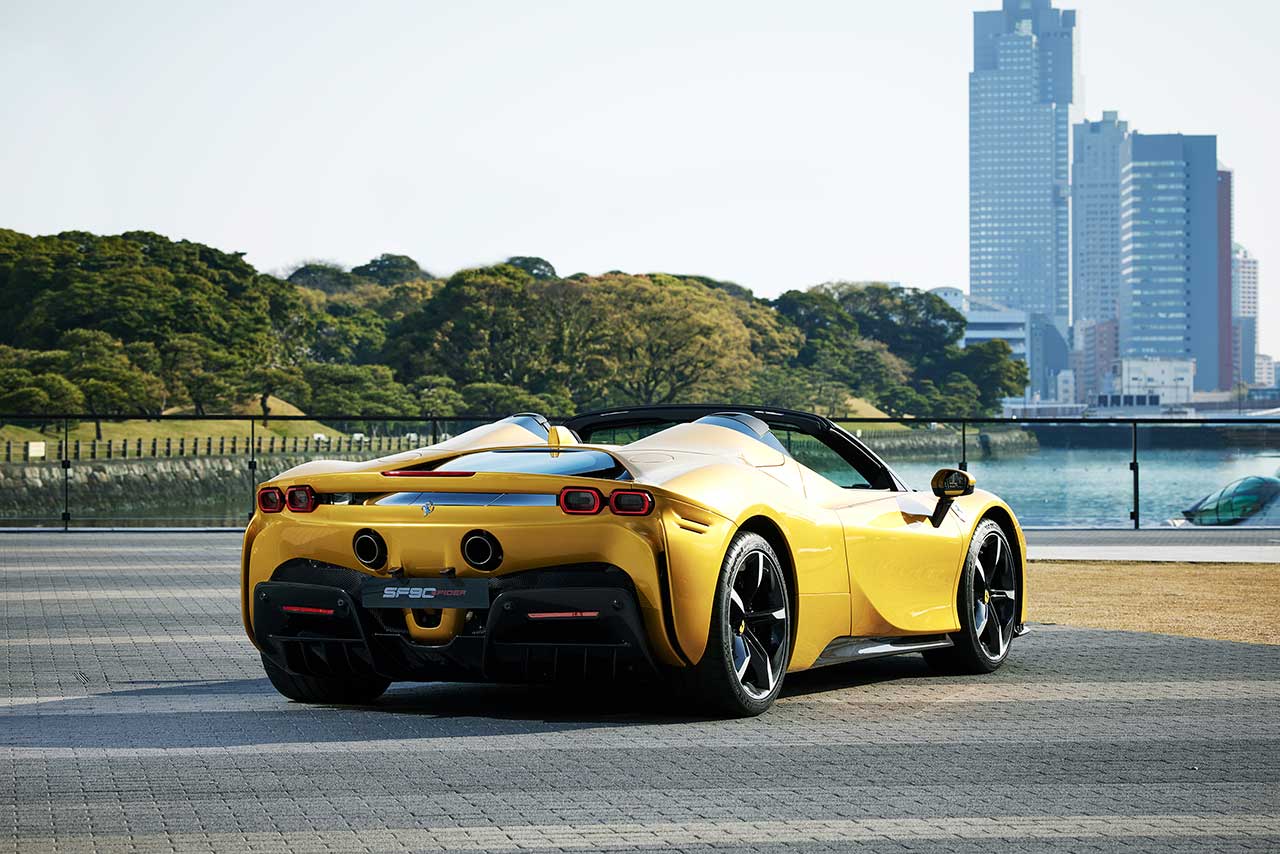フェラーリSF90スパイダー