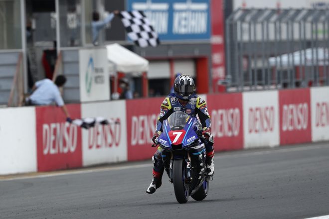 優勝した中須賀克行（YAMAHA FACTORY RACING TEAM）／2021年全日本ロード第1戦もてぎ JSB1000 レース1