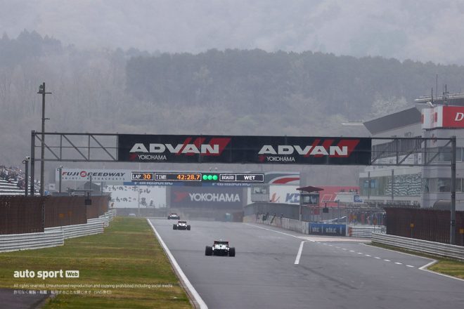 2021スーパーフォーミュラ第1戦富士　決勝レース30周目には雨粒が落ち始め、WET宣言が出された