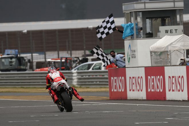 35台を抜き去り優勝した高橋裕紀（日本郵便HondaDream TP）／2021年全日本ロード第1戦もてぎ ST1000