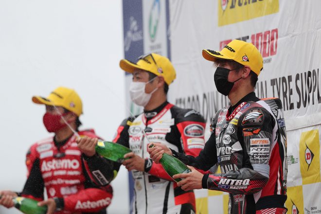 1位の高橋裕紀、2位の渡辺一馬、3位の岡本裕生／2021年全日本ロード第1戦もてぎ ST1000